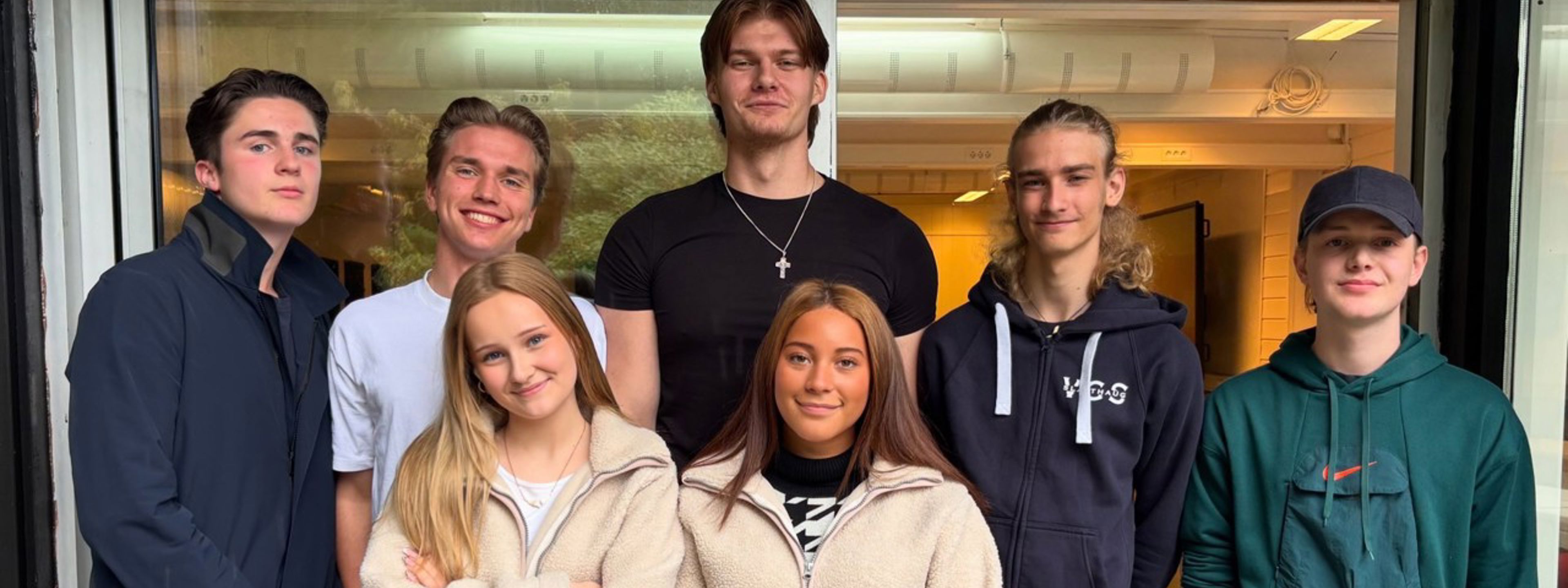 Gruppebilde av det nye elevrådsstyret.